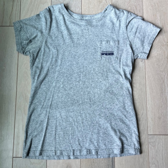 Vineyard vines shark week size small - Picture 4 of 5